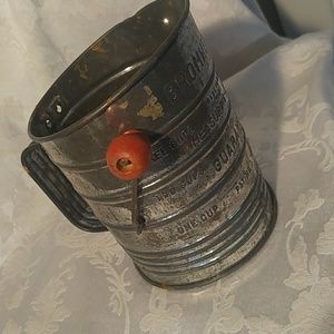 Antique Bromwell Sifter- 3 cup